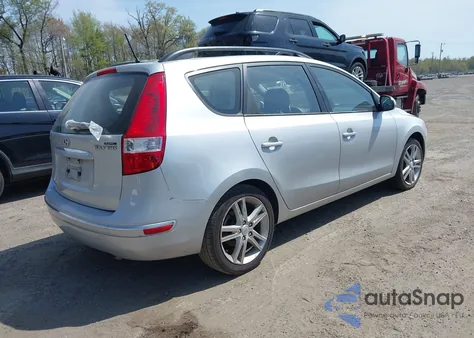 2010 Hyundai Elantra Touring Se z USA, uszkodzony, nr VIN KMHDC8AE7AU069162